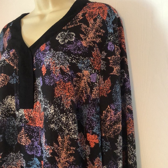 Woman’s fall muti colored leaf print blouse - Picture 3 of 10